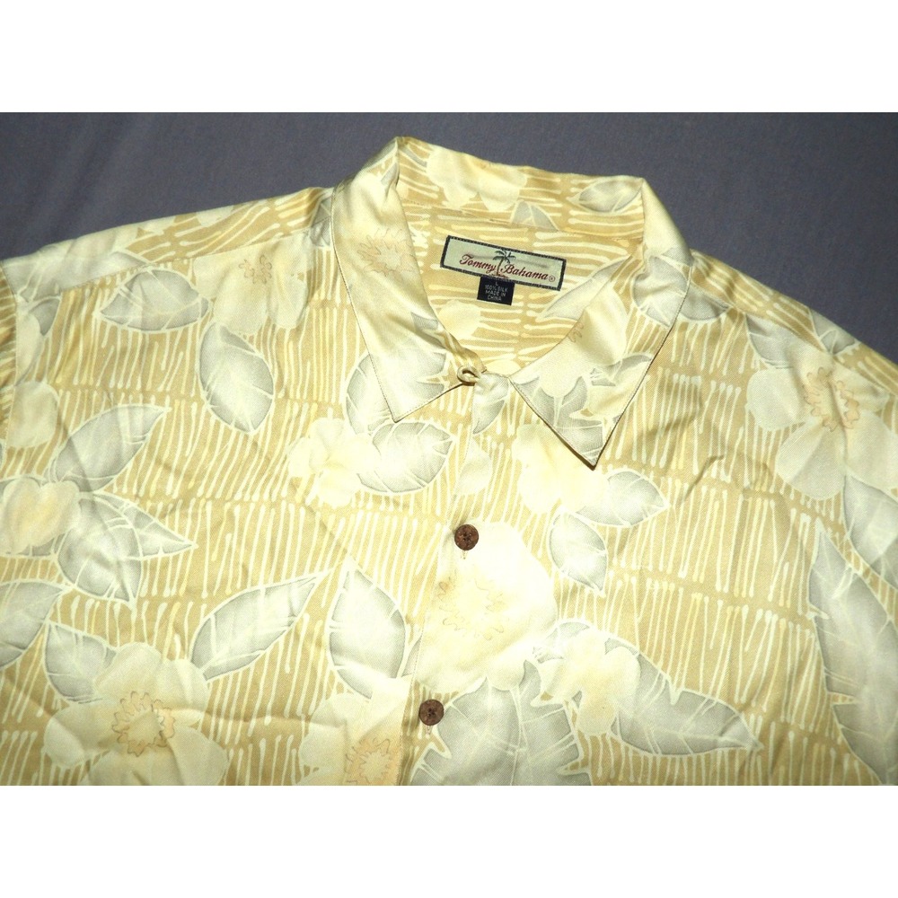 Tommy Bahama 100% Silk Short Sleeved Button Up Floral Hawaiian Shirt Men's Large